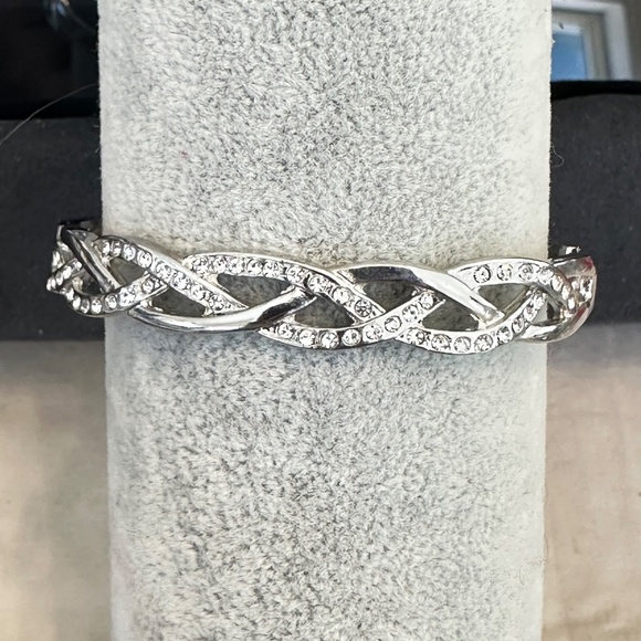 Silver Tone, Braided, Hinged Bangle Bracelet w/Clear Crystals. Vintage. - Picture 5 of 10